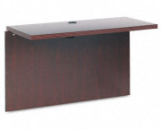 Valido 11500 Series Bridge, 47w x 24d x 29-1/2h, Mahogany