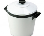 Ice Bucket, Three-Quart w/Lid, Insulated Shatterproof Liner, White w/Black Trim